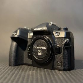 OM SYSTEM OM-1 ボディ 極美品