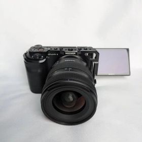 SONY α ZV-E10 ミラーレスカメラ、TAMRONレンズ