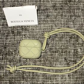BOTTEGA VENETA AirPods3 ケース