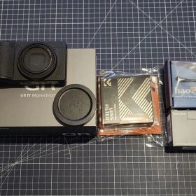 RICOH GR IV Monochrome 本体・電池x2