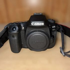 Canon EOS 90D