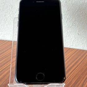 ☆美品☆iPhone SE 第3世代 (SE3) ②