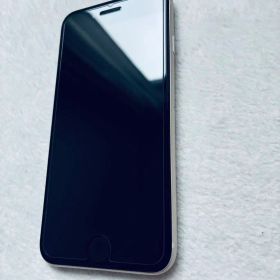 【美品】Apple iPhone SE第3世代スターライト 128GB se3