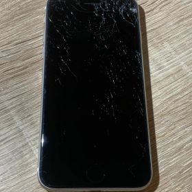 9681 iPhone SE 第3世代 64GB スターライト ジャンク品【ネ】