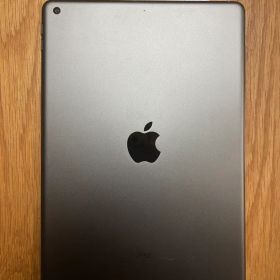 iPad 第9世代 スタートセット 256GB 美品 箱・純正ケーブル付き