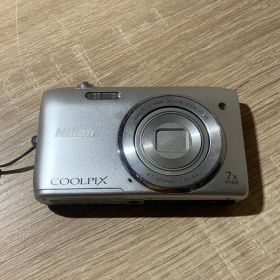 9588 Nikon COOLPIX S3500 シルバー デジカメ ジャンク品【ネ】