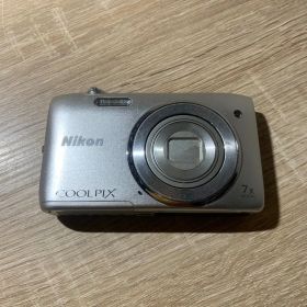 9641 Nikon COOLPIX S3500 シルバー デジカメ ジャンク品【ネ】