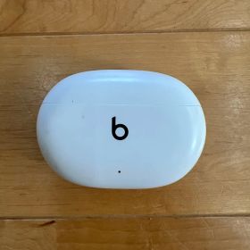 Beats Studio Budsビーツワイヤレスイヤホン ホワイト