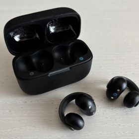 【美品】Anker soundcore AeroClip ブラック イヤーカフ