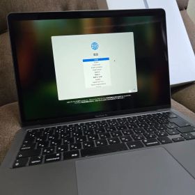 極美品 MacBook Air 2020 i7/16GB/1TB 充放電62回