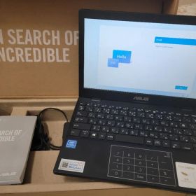 ASUS E210M WindowsノートPC 本体