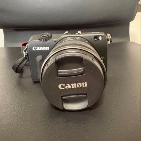 Canon EOS M2 ミラーレス一眼 充電器&フラッシュ付