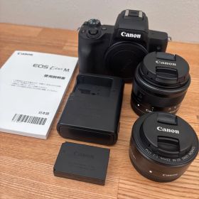 【美品】Canon EOS Kiss M ミラーレス一眼カメラダブルレンズキット