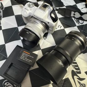 EOS R50