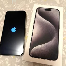 【美品】iPhone 15 Proホワイトチタニウム 256GB