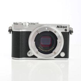 【中古】(ニコン) Nikon 1 J5 ボデイ シルバー