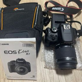 Canon EOS Kiss X7 本体と付属品