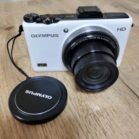 OLYMPUS xz-1 10 MEGAPIXEL デジタル カメラ 白
