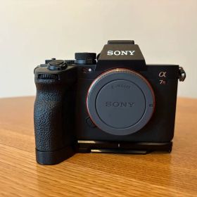 【極美品・1年保証有り】シャッター回数1200枚！SONY α7RV