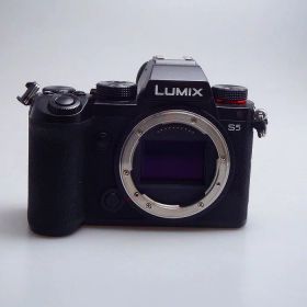 【中古】 (パナソニック) Panasonic DC-S5-K【中古カメラ デジタル一眼】 ランク：B