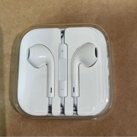 EarPods with3.5mm Headphone Plug 純正Apple