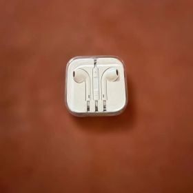 Apple純正EarPods with 3.5mm Headphone Plug