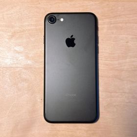 《GWセール》iPhone7 32GB ブラック