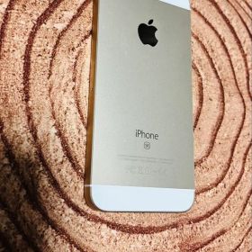 バッテリー最大容量91% AirDrop可 SIMフリー iPhoneSE