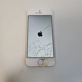 iPhone SE ホワイト 画面ひび割れ