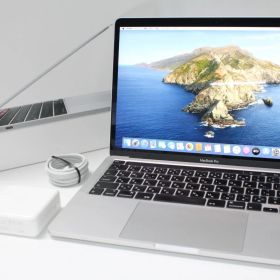 【美品】MacBook Pro 13インチ 2020 8GB 256GB ムスビー｜2020 MacBook Pro 13インチ 256GB シルバー MYDA2J/A☆美品