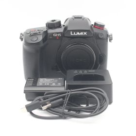 【ほぼ新品】ショット数3655 パナソニック Panasonic ミラーレス一眼 ボディ ブラック DC-GH5M2 JS129-02016