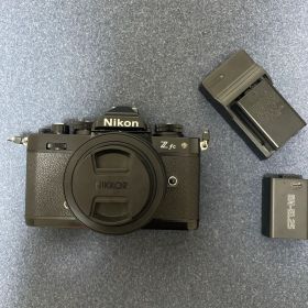 Nikon Z fc ミラーレス一眼カメラ