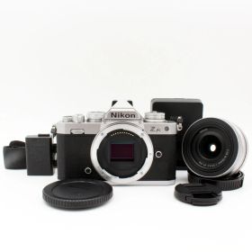 わずかシャッター数1588枚【新品級】Nikon Z fc レンズキット NIKKOR Z DX 16-50mm f/3.5-6.3 VR シルバー#9530