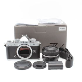 わずか1,063ショット■ほぼ新品■Nikon ミラーレス一眼 Zf シルバー 40mm f/2（SE）レンズキット Zマウント フルサイズ ニコン シルバー No.C03919