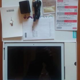 Lenovo P10 タブレット 本体 ホワイト