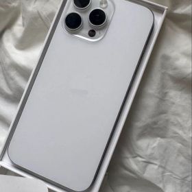 【値下げしました】iPhone 16 Pro Max 256GB 美品