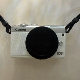 Canon EOS M100