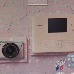 EOS M100・リミテッドピンクフォトキット