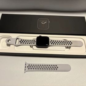 Apple Watch SE nike+ GPSモデル 40mm スペースグレイ