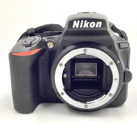 【全額返金保証】【最速発送】Nikon デジタル一眼 D5600 ボディ ブラック 美品 動作確認済