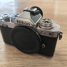 【中古＆超美品】ニコン Zfc ボディ＆単焦点レンズセット