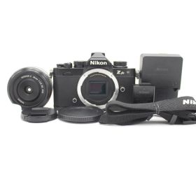 ショット数4573！■美品■ NIKON ミラーレス一眼 Z fc ブラック 28mm f/2.8 Special Edition キット ♯11733