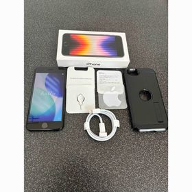 アイフォーン(iPhone)のiPhone SE （第3世代)256GB、spigenのケース(スタンド付き)(スマートフォン本体)