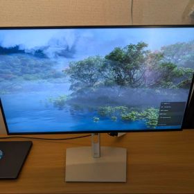 Dell デジタル ハイエンド 27" 4K モニター U2723QE(1/2)