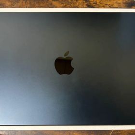 MacBook Air M2 13.6インチ ミッドナイト メモリ8 256GB