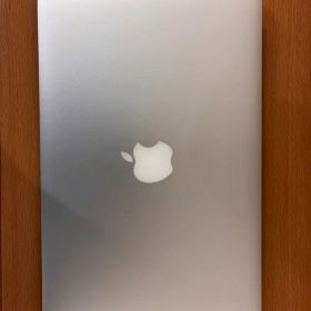 程度極上 MacBook Air (11-inch, Early 2015）