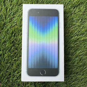 アイフォーン(iPhone)の【極美品】iPhone SE 第三世代 64GB Starlight(スマートフォン本体)