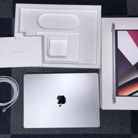 MacBook Pro 14インチ