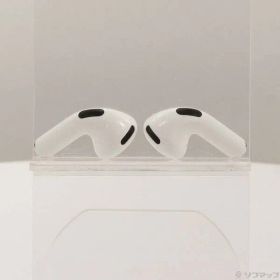 ソフマップ 〔中古品〕 AirPods 4 アクティブノイズキャンセリング搭載 MXP93J／A【262】