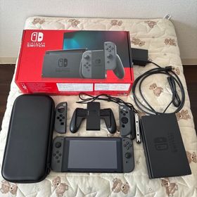 ニンテンドウ(任天堂)の【美品】Nintendo Switch グレー 本体 充実の付属品付き(家庭用ゲーム機本体)